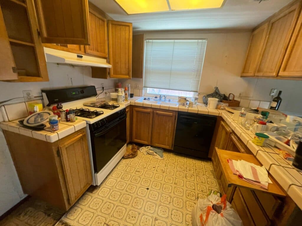 ch-kitchen Kitchen of Citrus Heights House. We Buy Houses in Citrus Heights